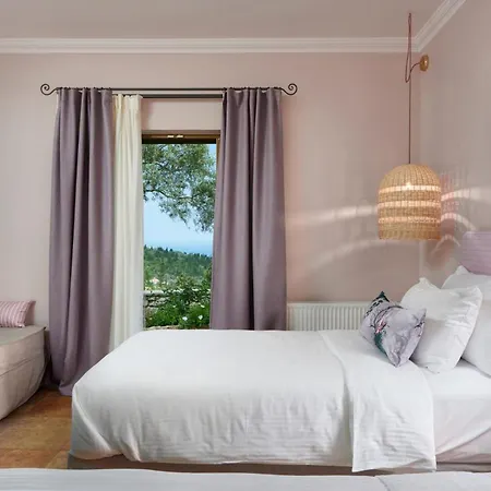 Awesome Lefkada - 2 Bedrooms - Kamothias - Great Sea Views - Fantastic Pool Terrace Tsoukaladhes